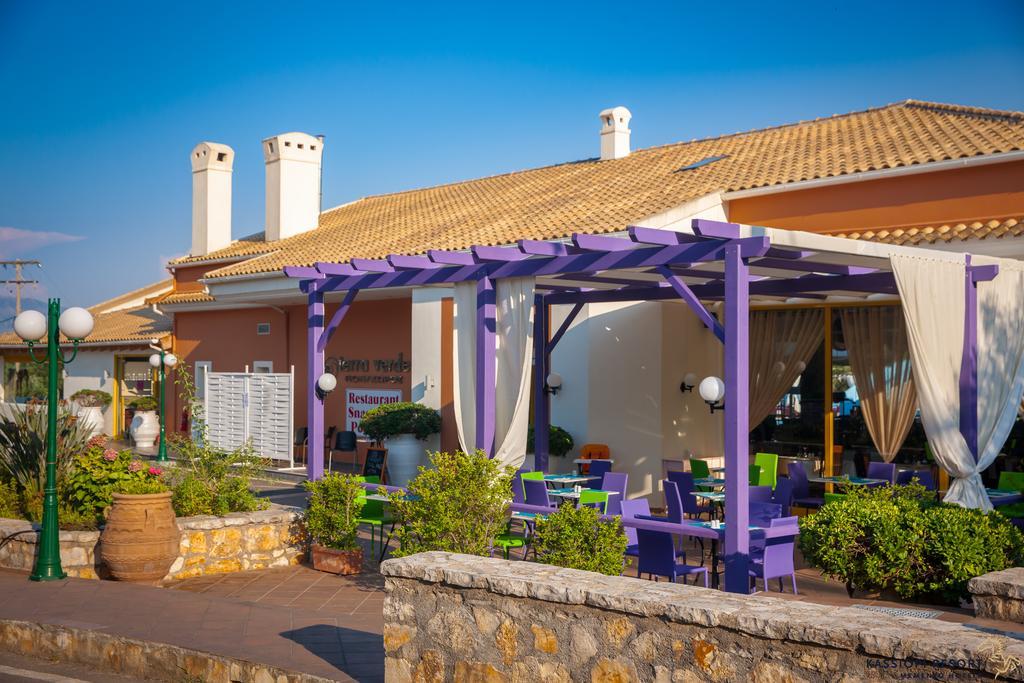 Memento Resort Kassiopi Eksteriør billede
